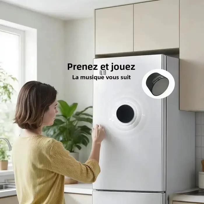 Mini-enceinte magnétique : Une enceinte portable qui peut être directement fixée à votre téléphone